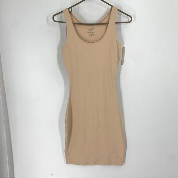 Assets by Spanx Size Medium Nude Bodysuit - Picture 1 of 9